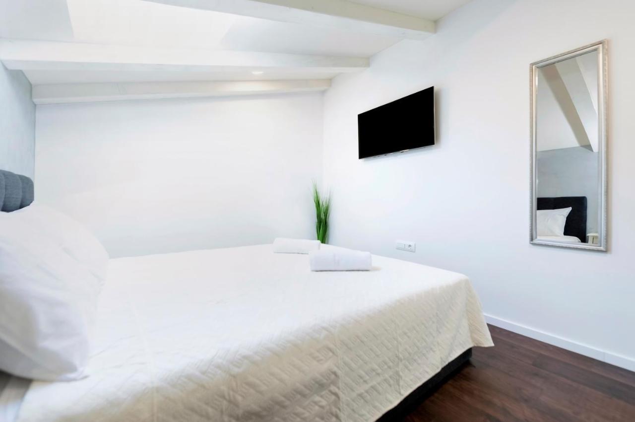 Deluxe Apartments A&A - 2 Rovinj Exterior photo